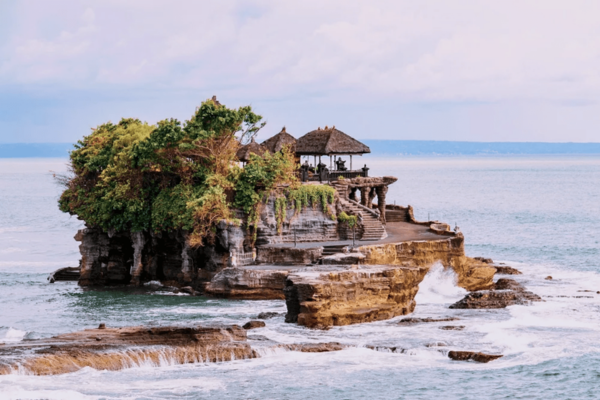 Airlines flying from Perth to Bali